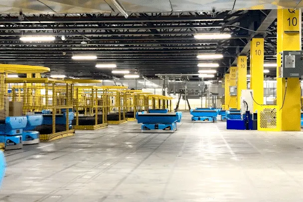 Amazon robotic Warehouse Image