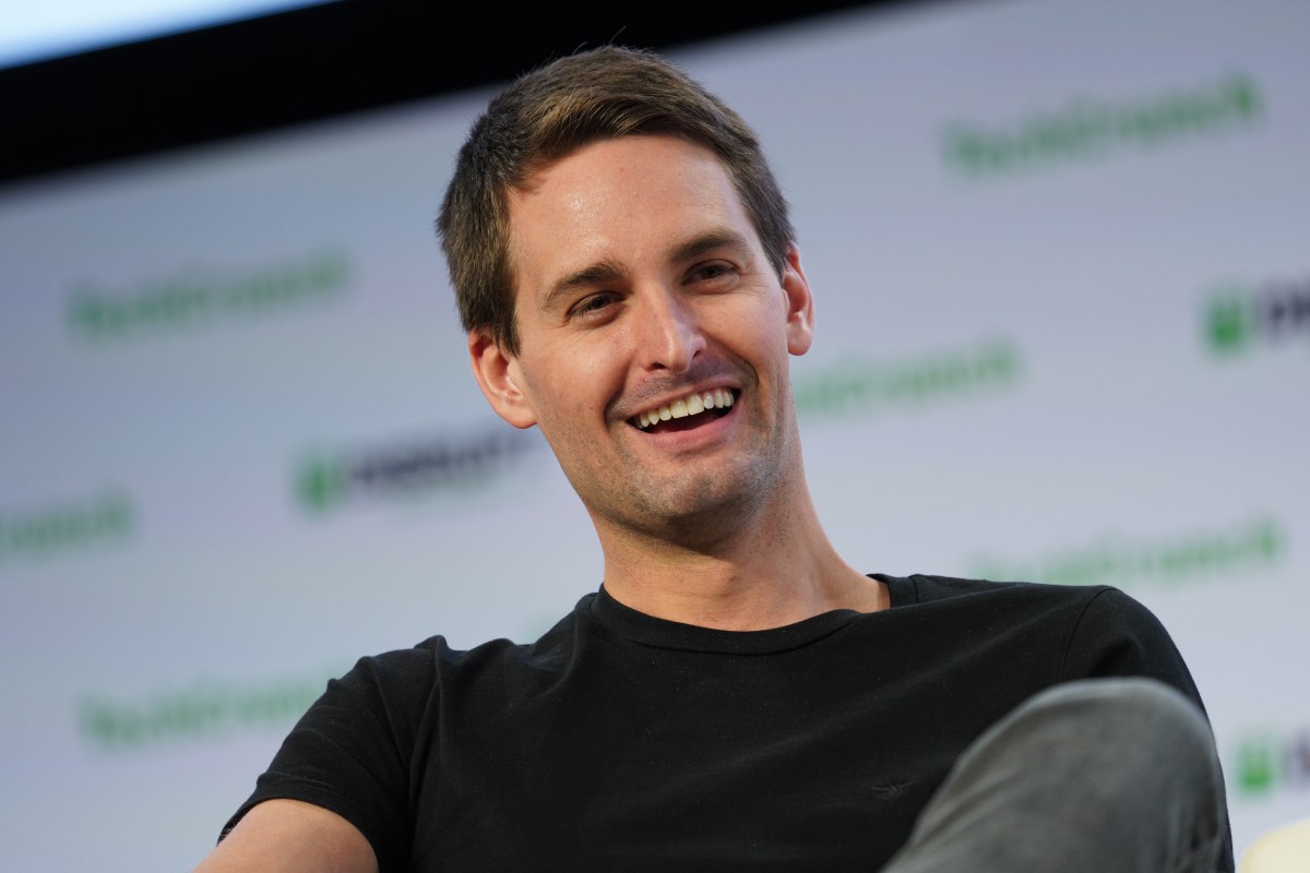 Snap breaks into 'startup squads' as ad revenue stalls 27 Evan Spiegel SnapDSC04084