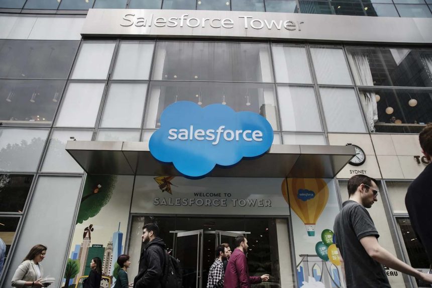 Salesforce Tower Image