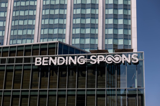 Bending Spoons Eyes $1.4 Billion Acquisition of AOL from Yahoo 27 Bending Spoons