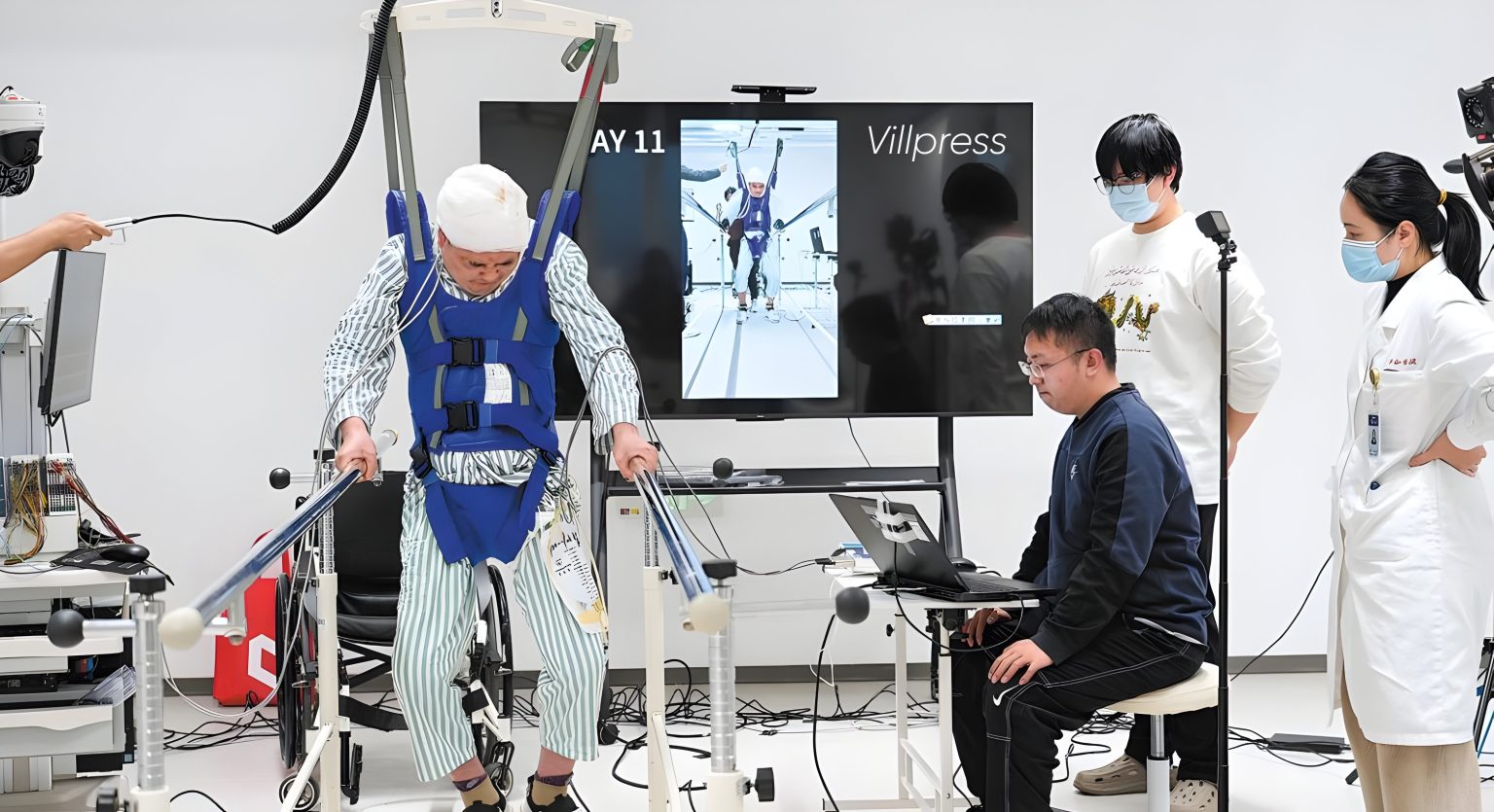 Blink-powered eye-tracking device developed in China to help paralysed patients control machines without batteries